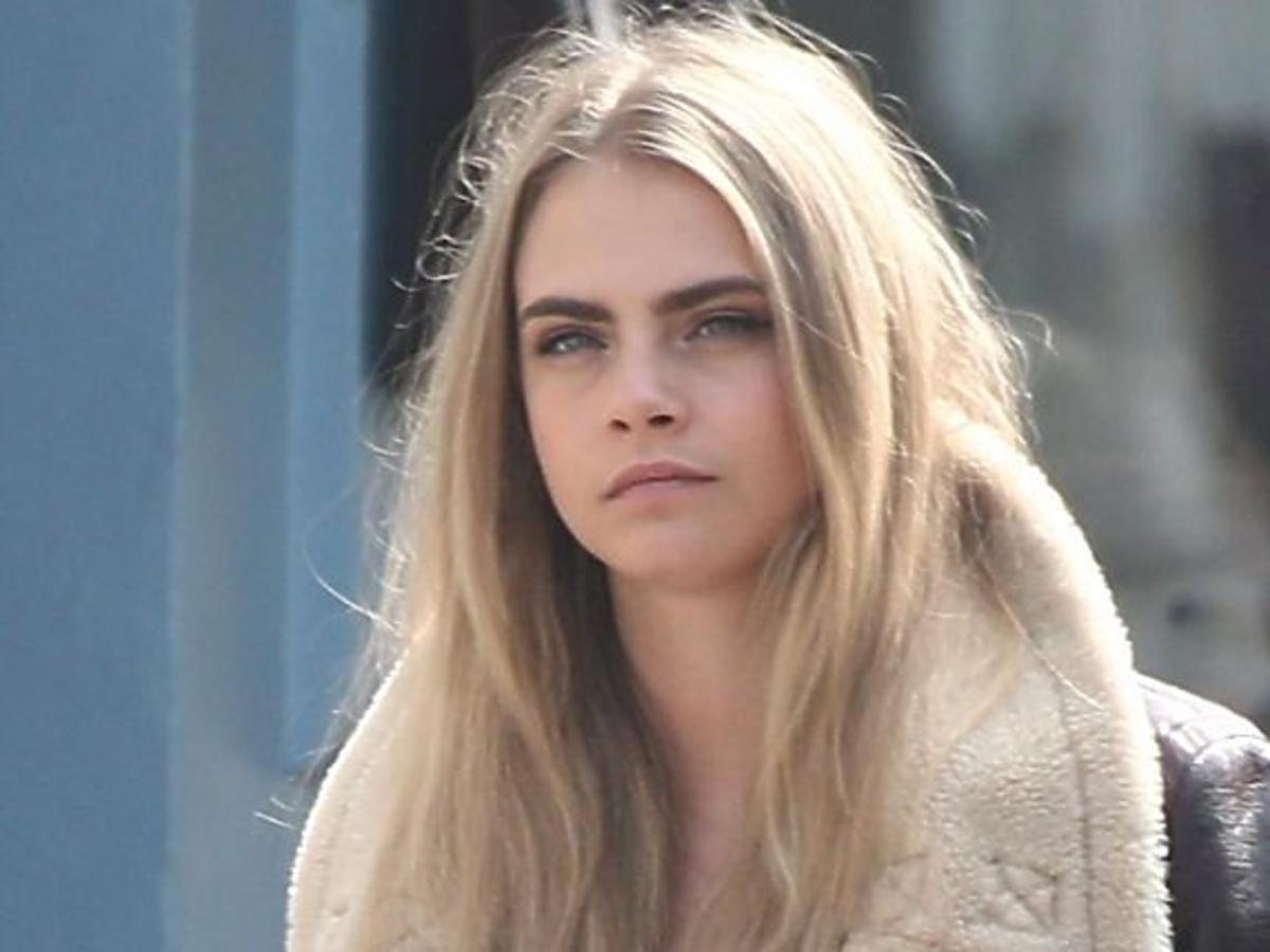 Cara Delevingne bez makijażu
