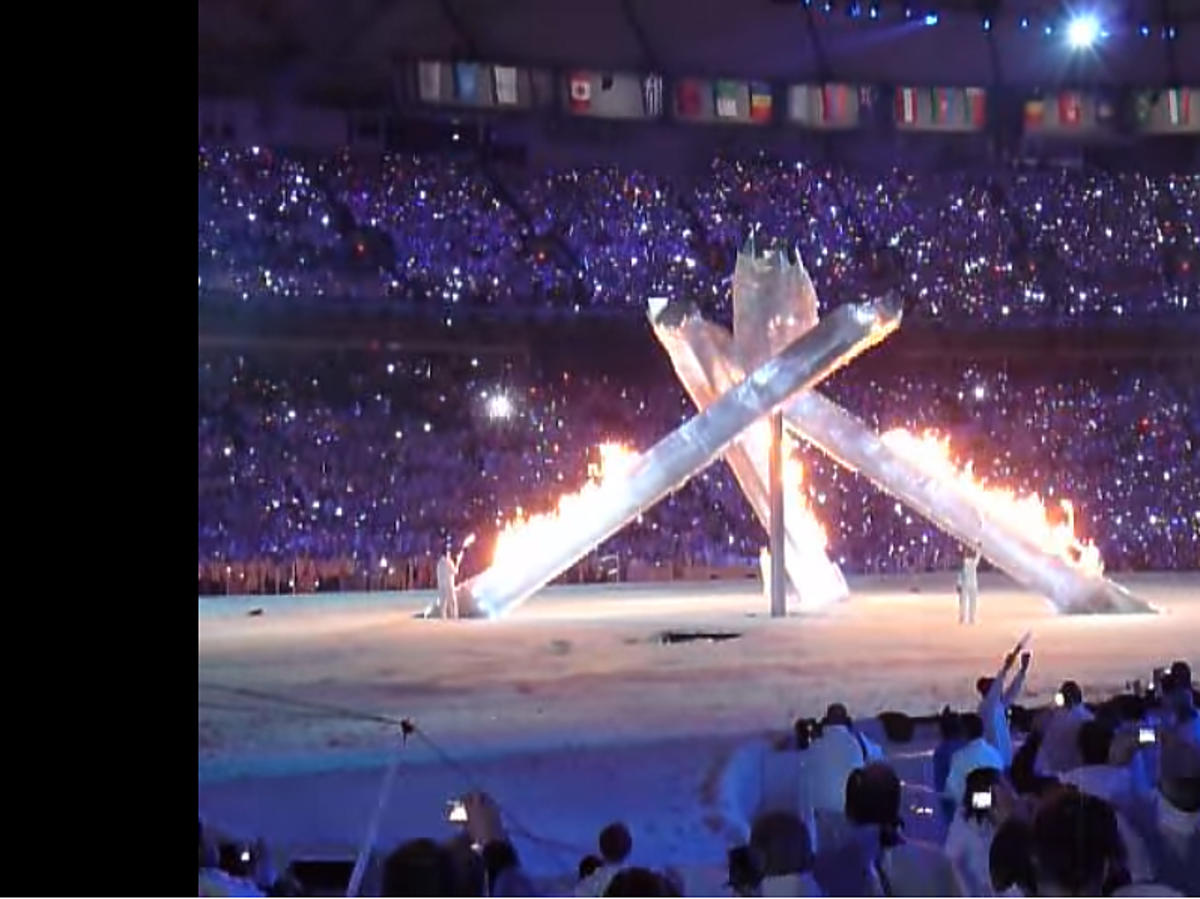 Ceremonia zapalenia znicza olimpijskiego Vancouver 2010