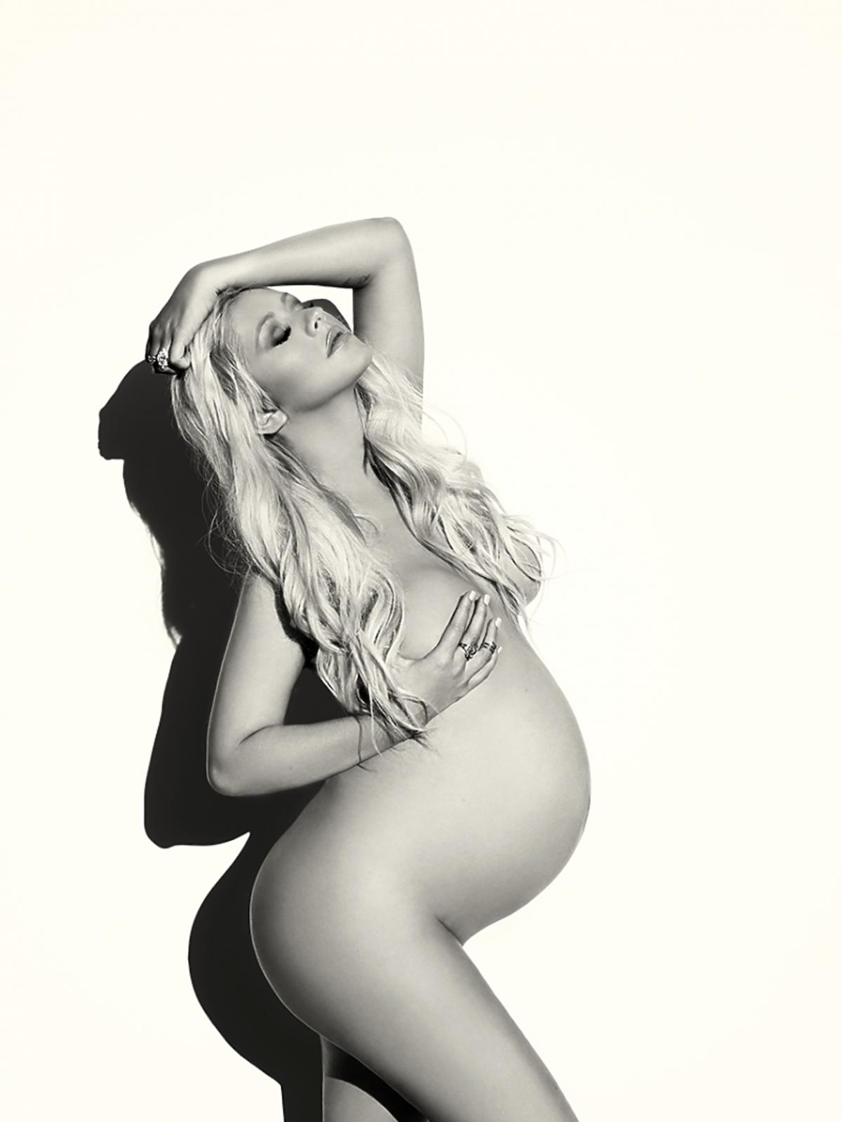 Ciężarna Christina Aguilera nago dla V Magazine