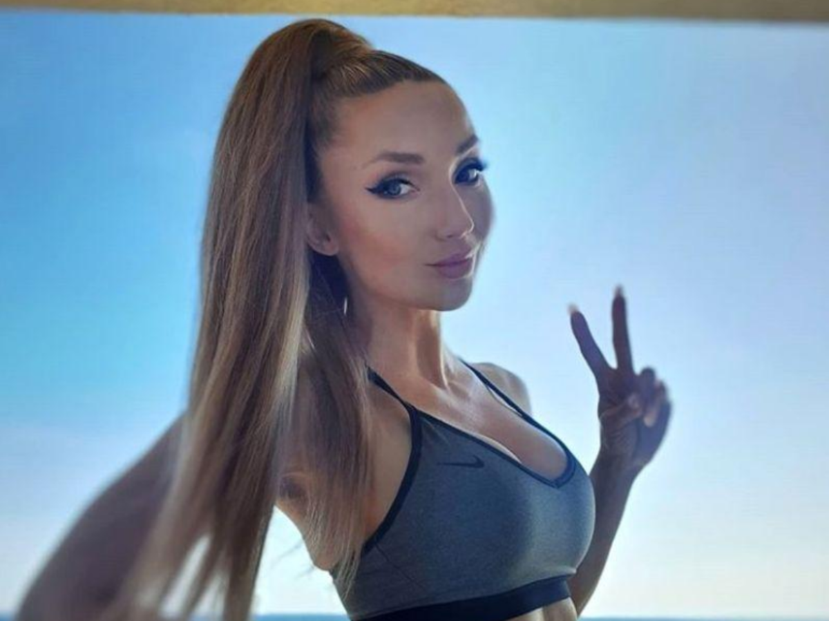 Cleo w sportowym topie