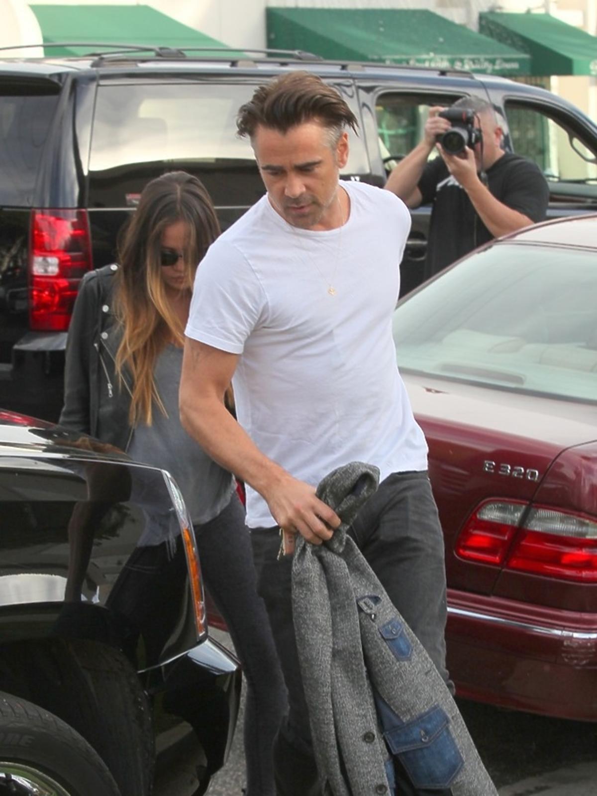 Colin Farrell w białej koszulce