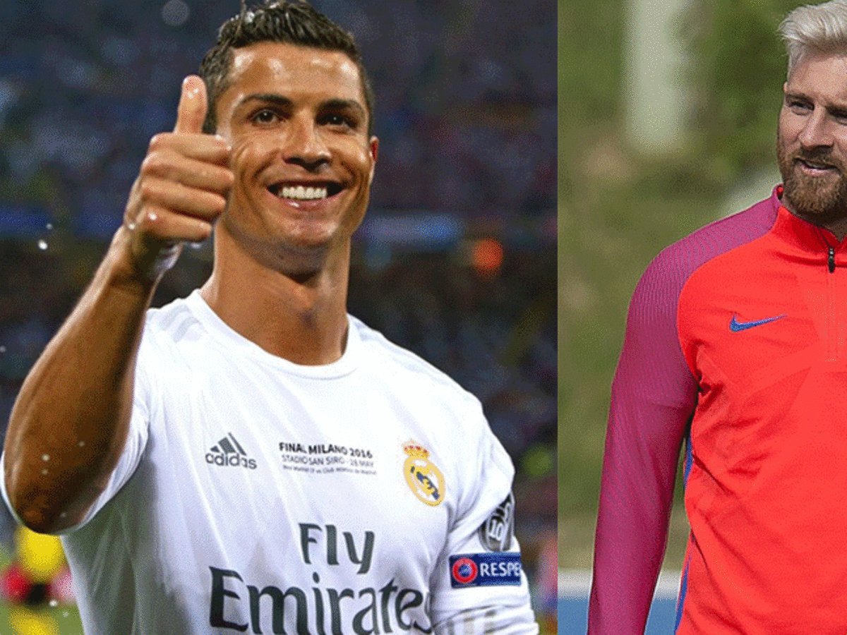 Cristiano Ronaldo cieszy się z gola, Leo Messi w blond włosach