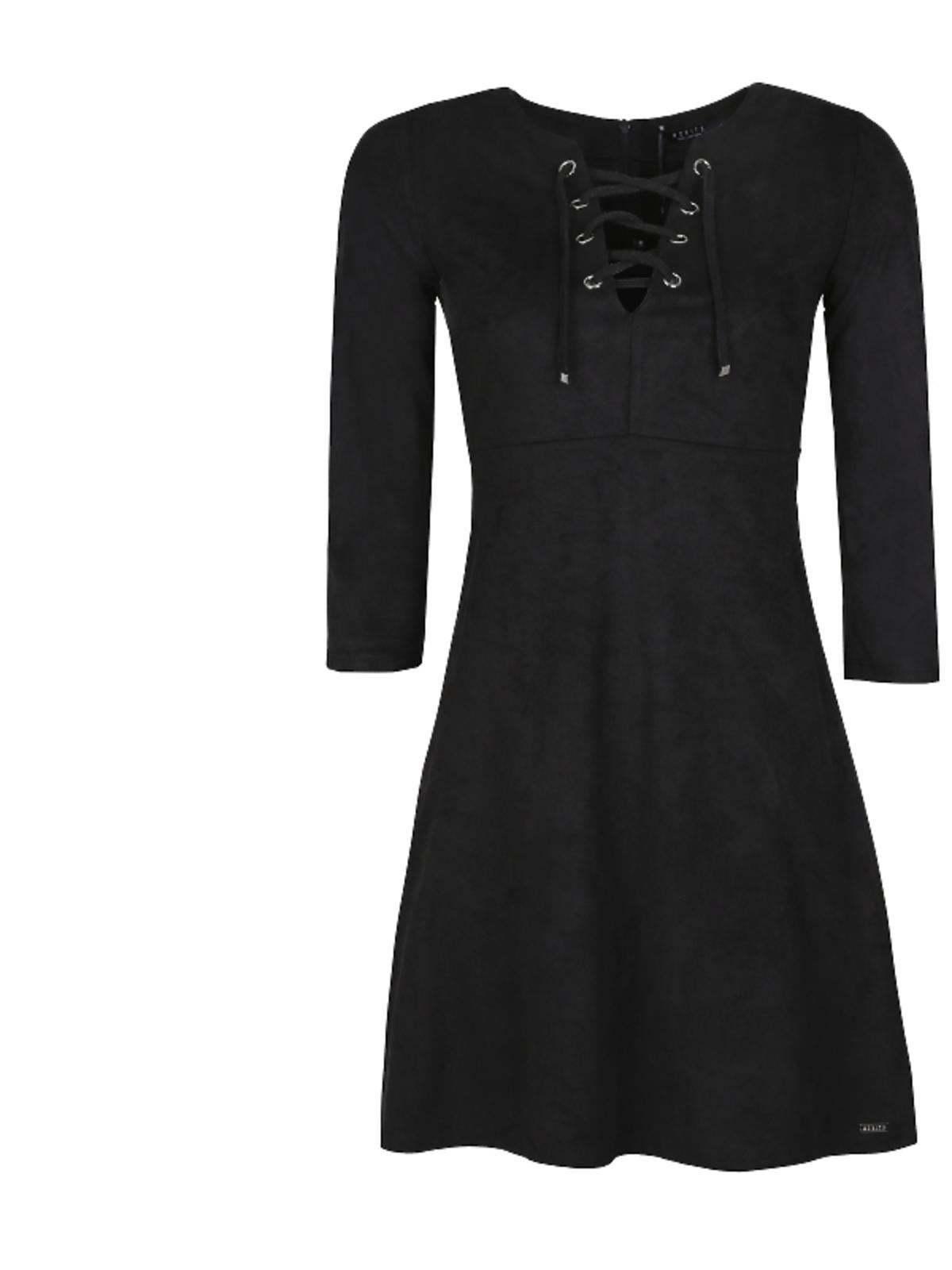 Czarna sukienka ze sznurowanym dekoltem