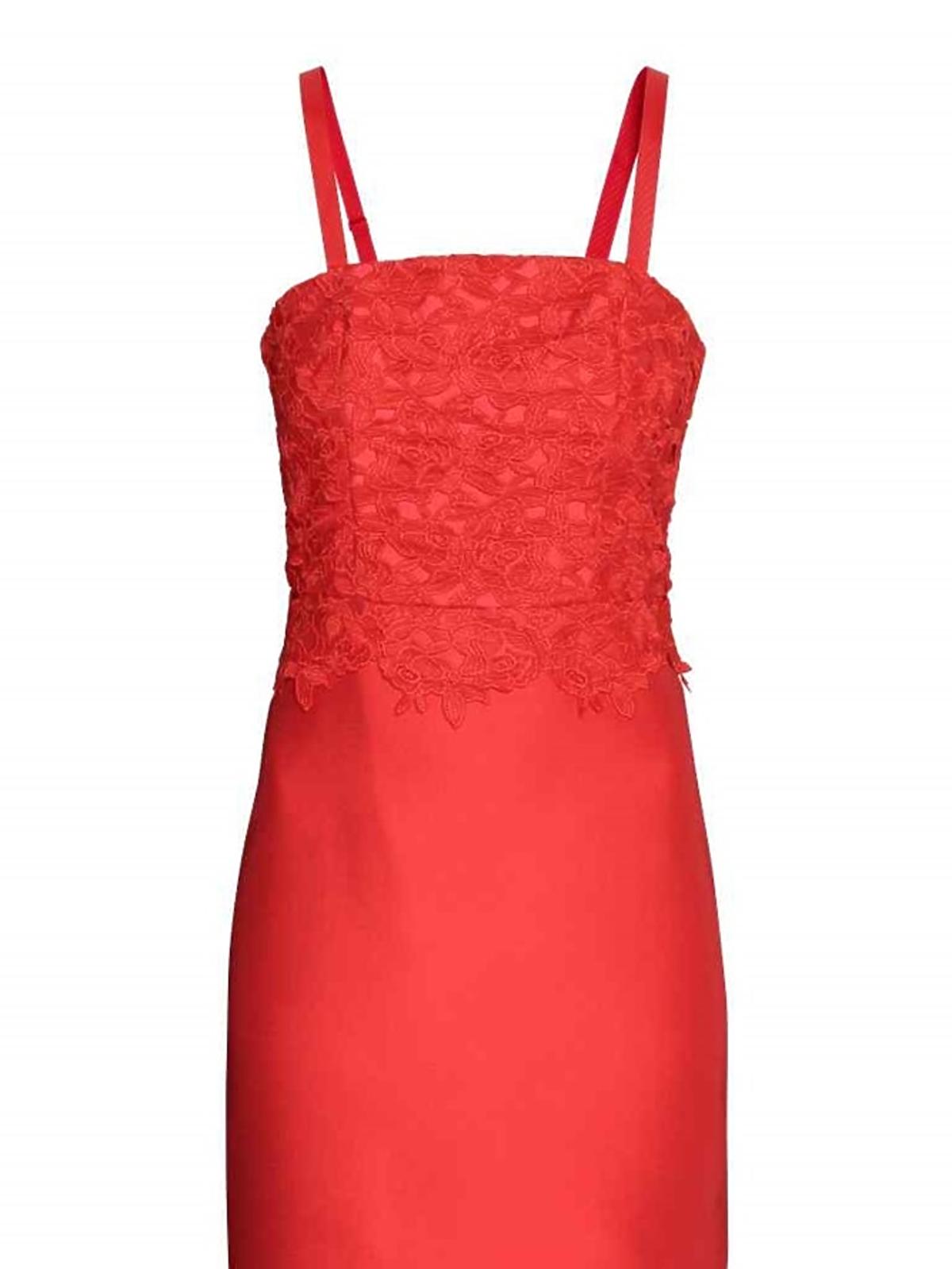 Czerwona sukienka z koronką, H&M, przeceniona z 229,00 zł na 68,90 zł