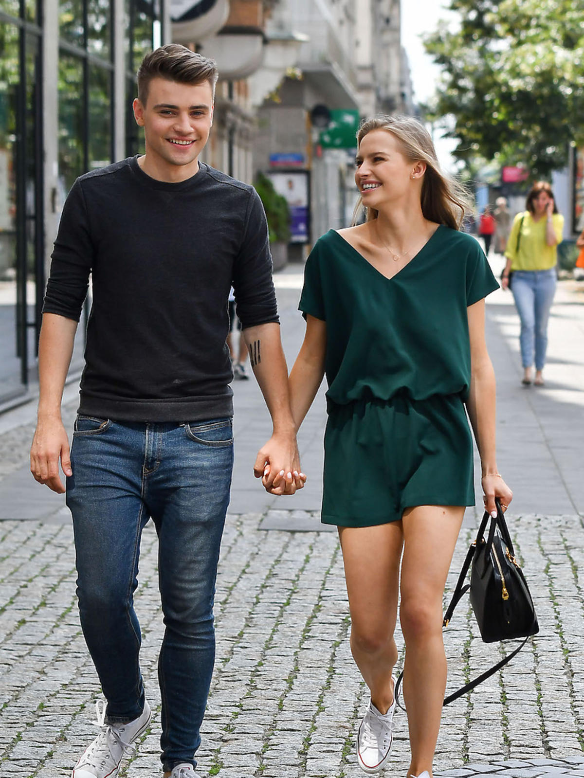 Damian Kordas i Karolina Pisarek na spacerze