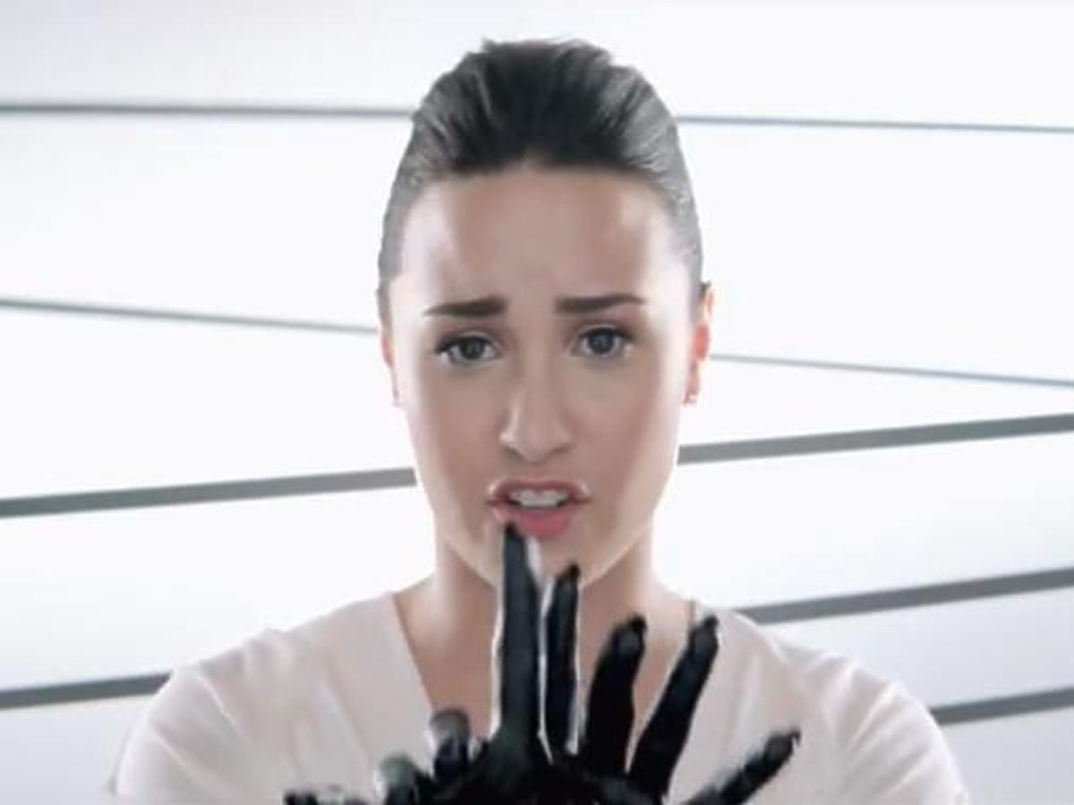 Demi Lovato "Heart Attack"