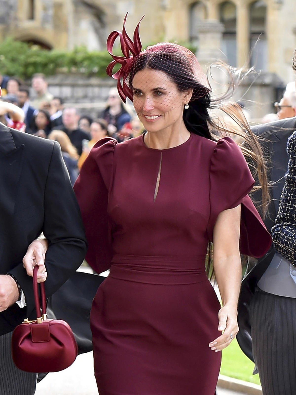 Demi Moore z torebką Gabriela Hearst