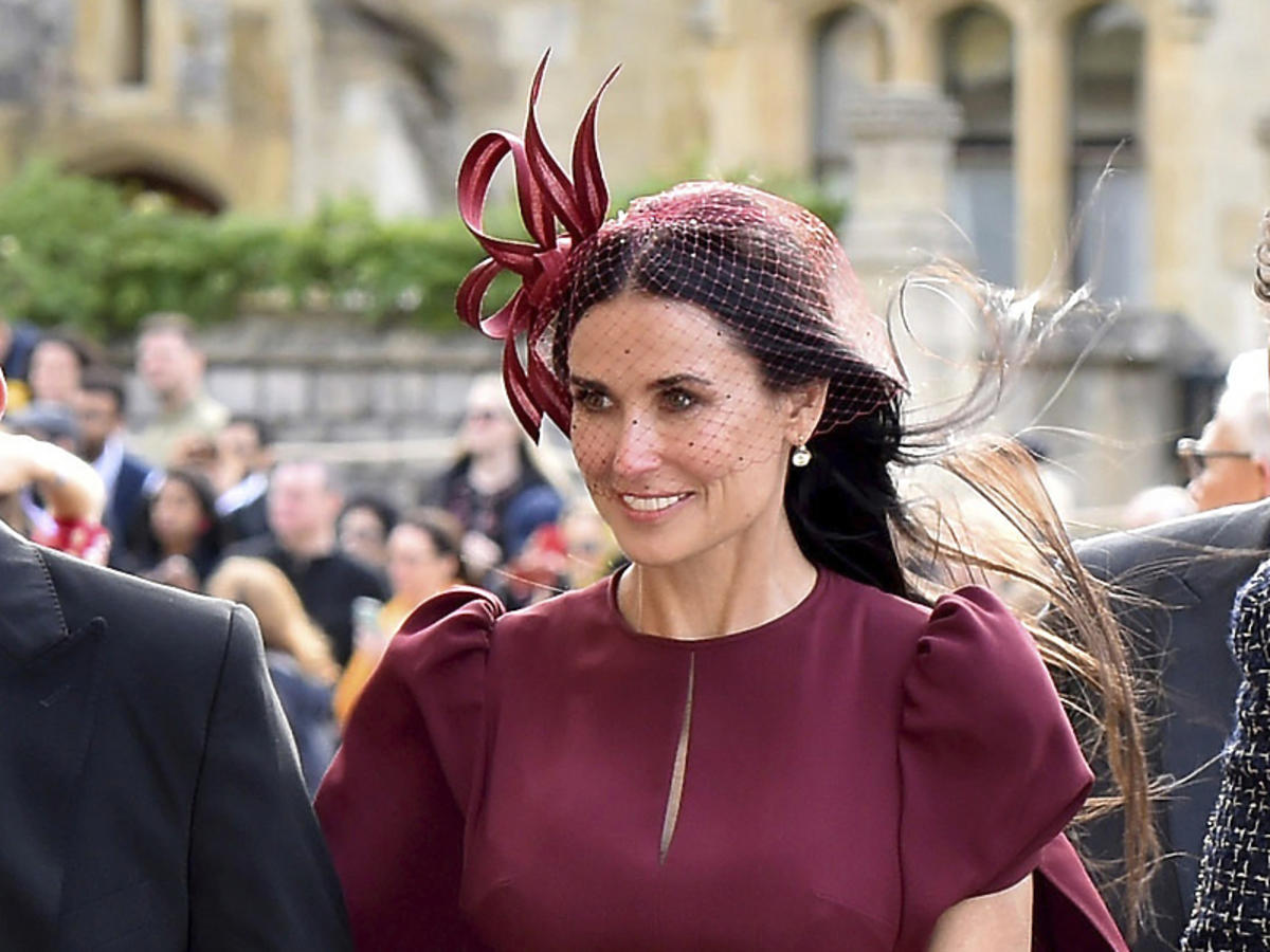 Demi Moore z torebką Gabriela Hearst