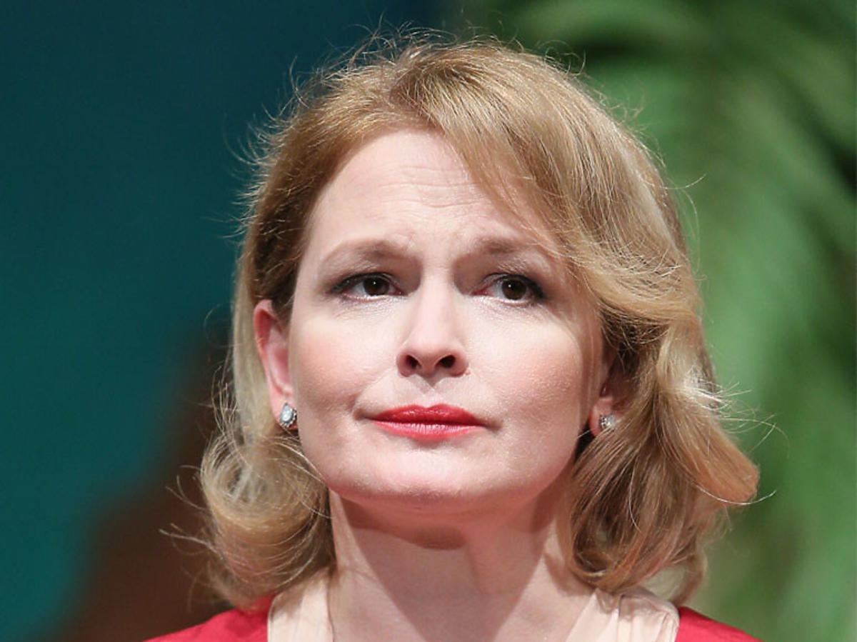 Dominika Ostałowska w czerwonej sukience