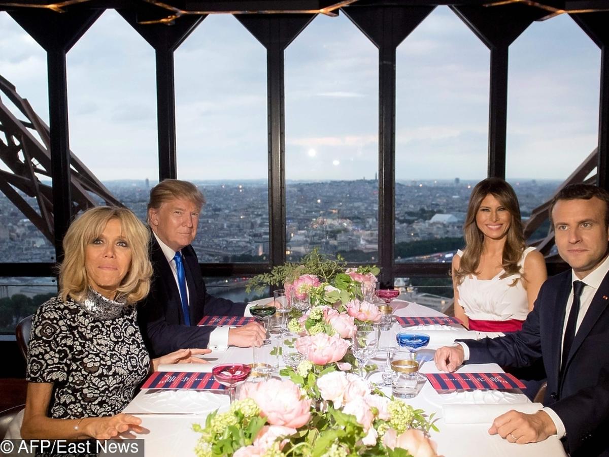 Donald i Melania Trump oraz Emmanuel i Brigitte Macron w restauracji Jules Verne na wieży Eiffela