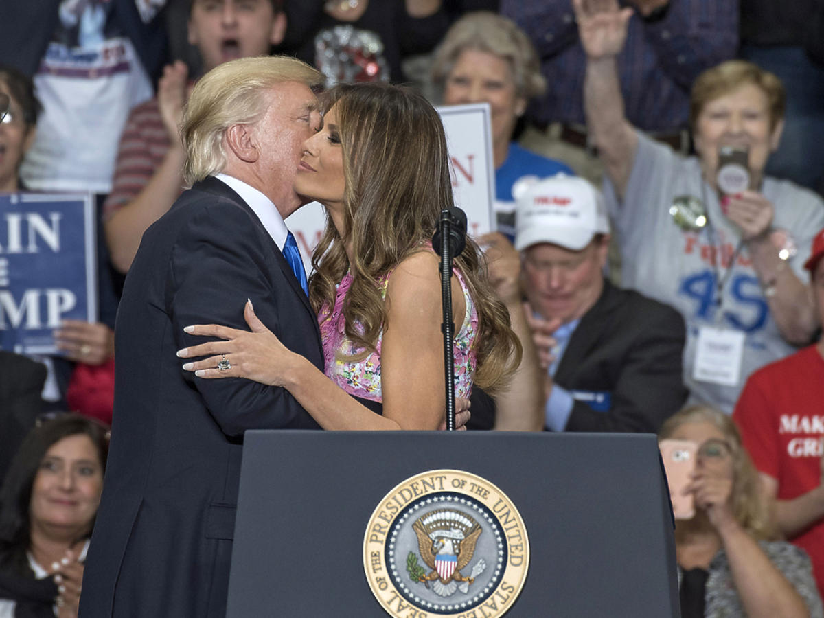 Melania Trump Całuje Męża Donalda Trumpa, Zdjęcia