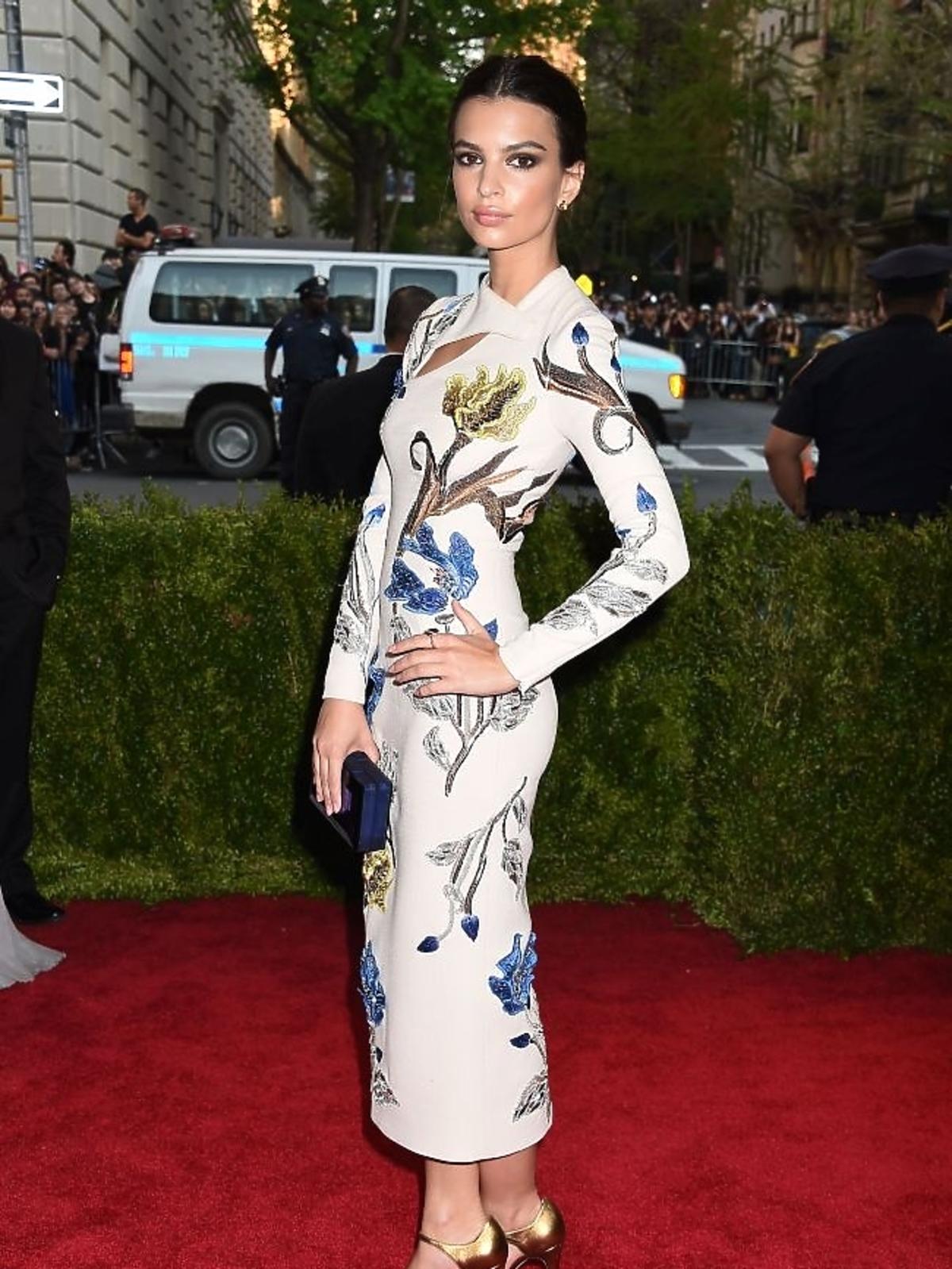 Emily Ratajkowski na gali MET 2015