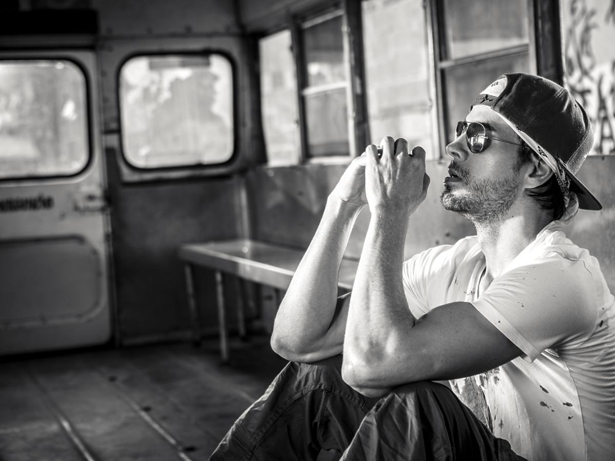 Enrique Iglesias w czapce