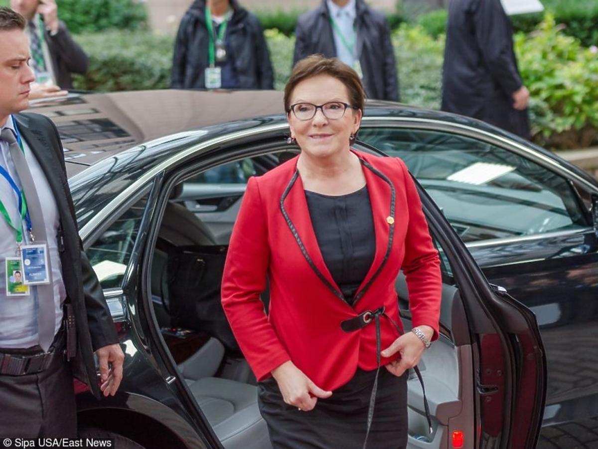 Ewa Kopacz w czerwonej marynarce
