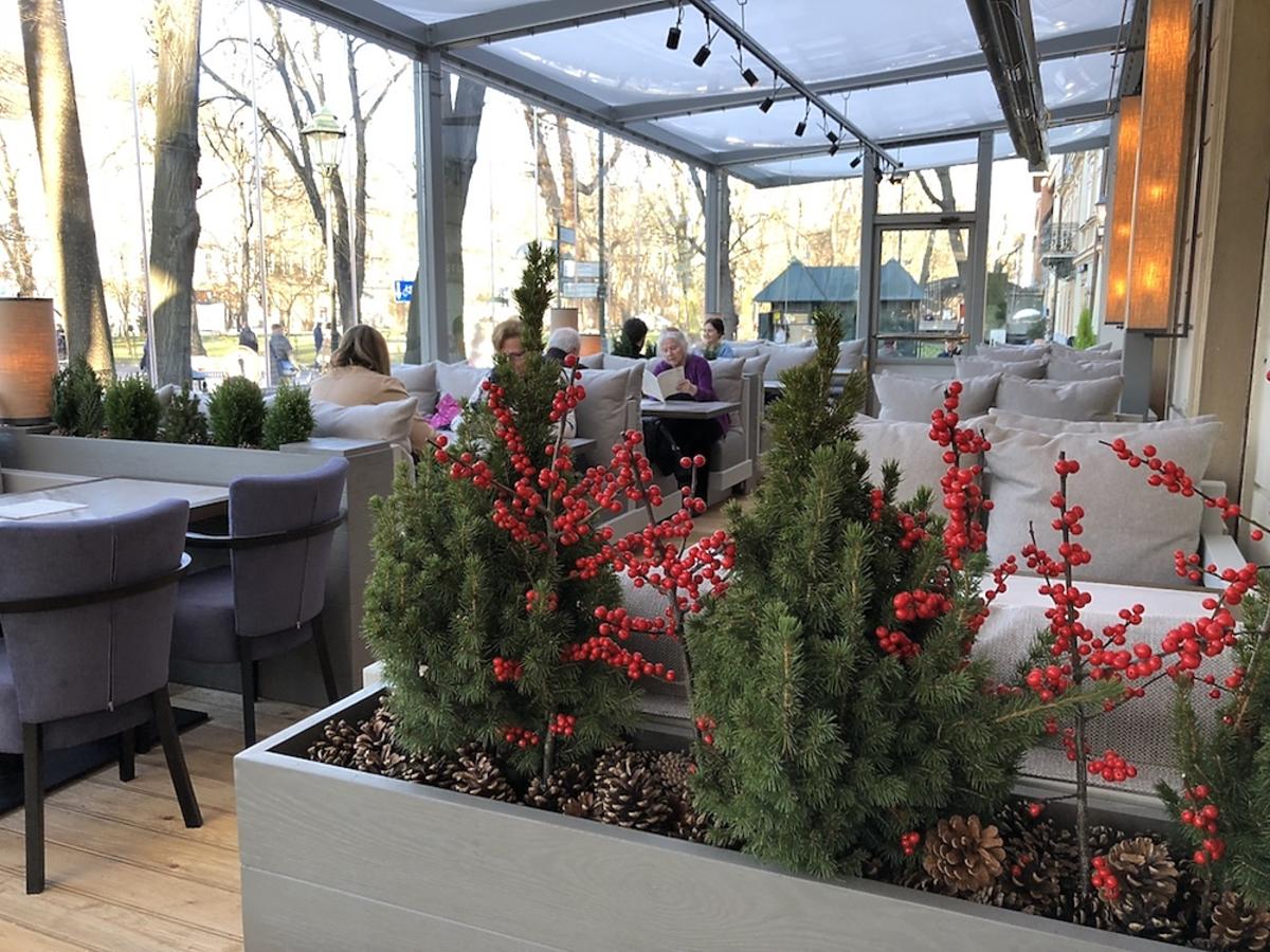 Ewa Wachowicz w swojej restauracji