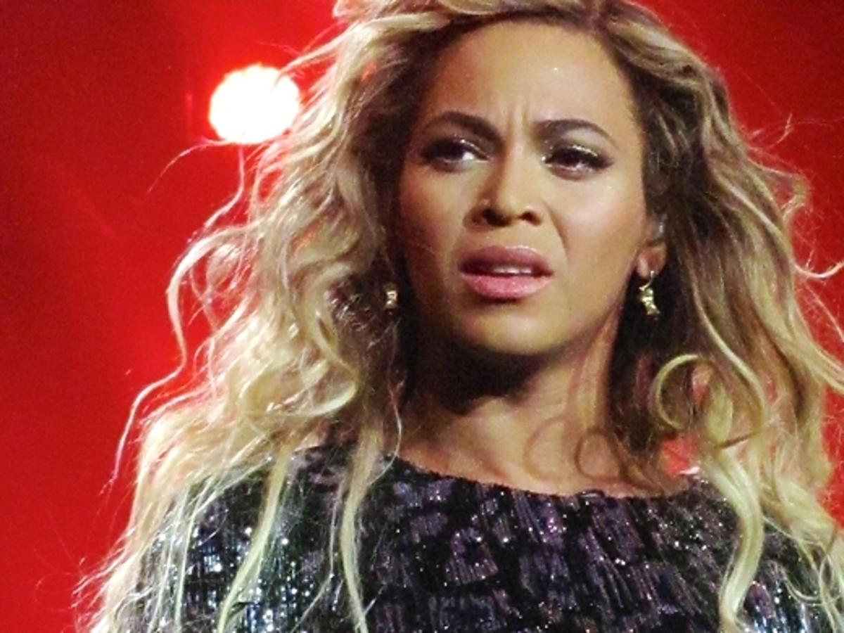 Fani podali Beyonce do sądu