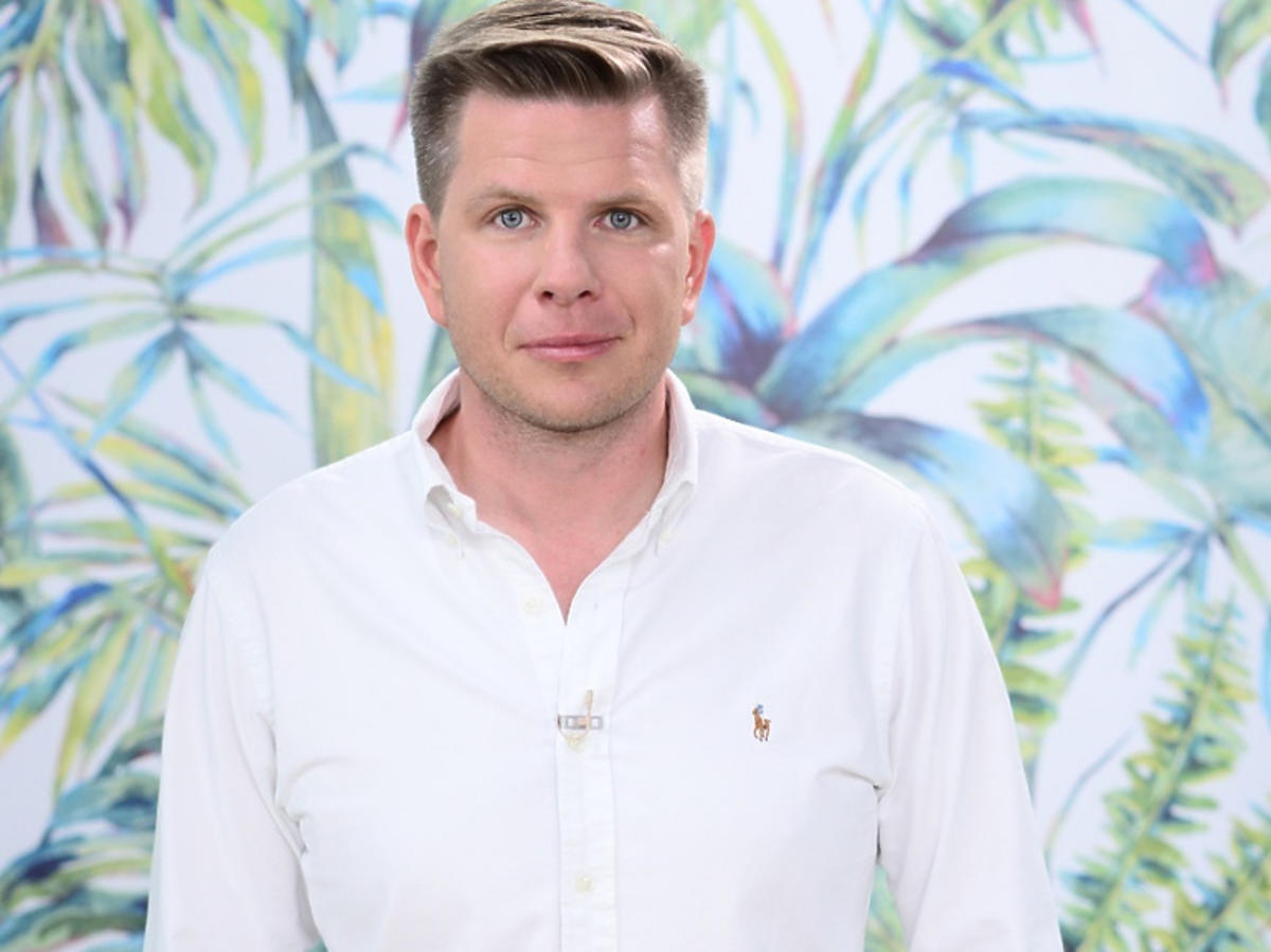 Filip Chajzer na planie programu "Dzień Dobry TVN"