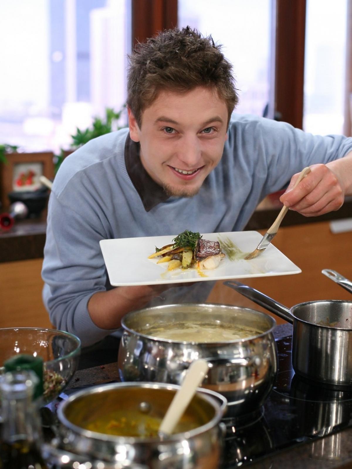 Grzegorz Łapanowski gotuje w telewizji śniadaniowej w programie Dzień Dobry TVN