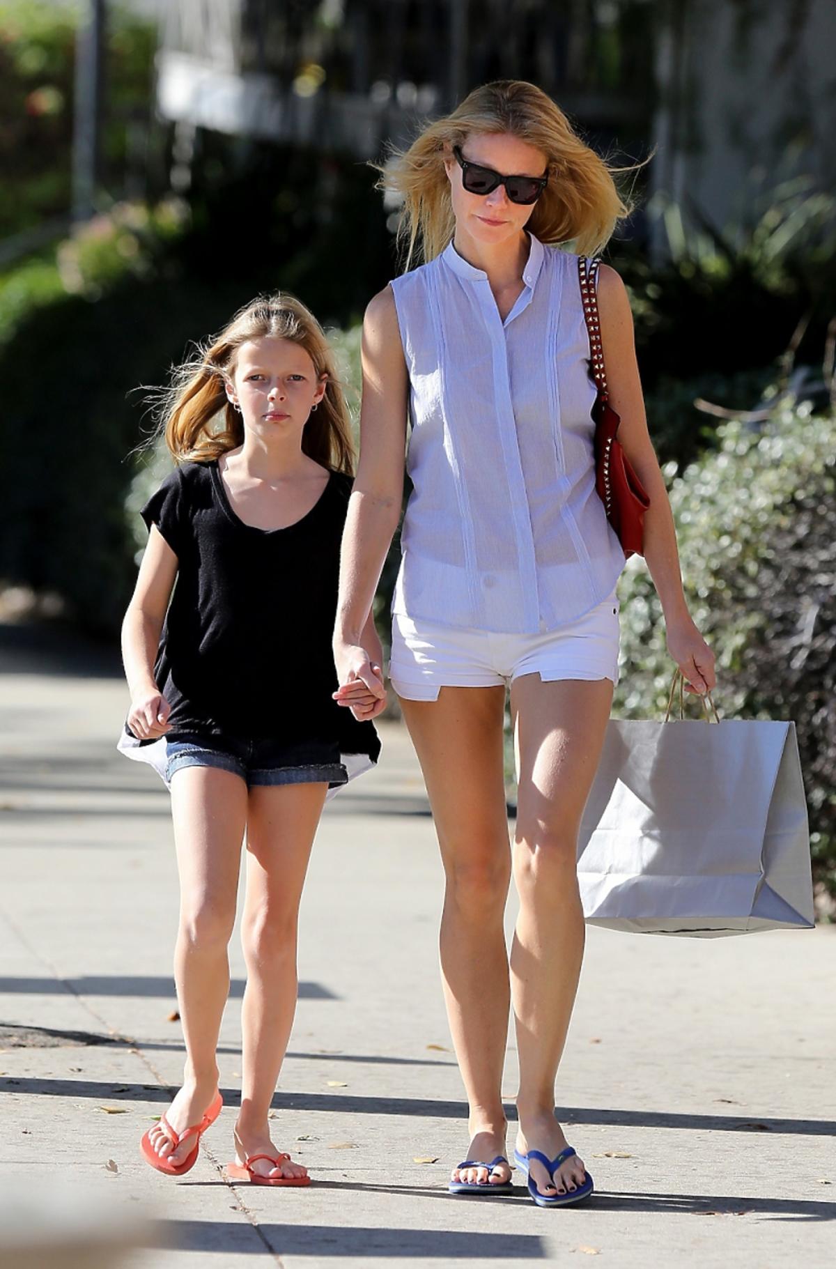 Gwyneth Paltrow z córką na spacerze