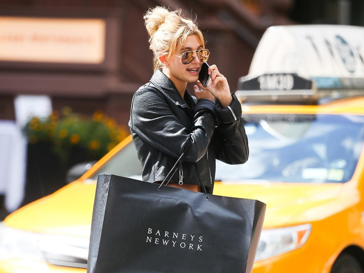 Hailey Bieber w Nowym Jorku na zakupach