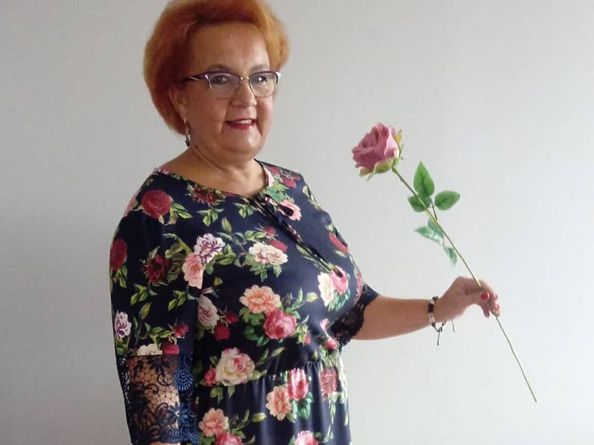 Izabela Zeiske z Gogglebox z kwiatkiem