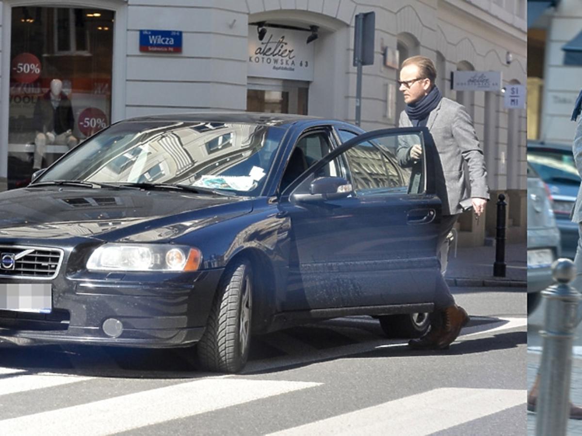 Jacek Borcuch parkuje na przejściu dla pieszych