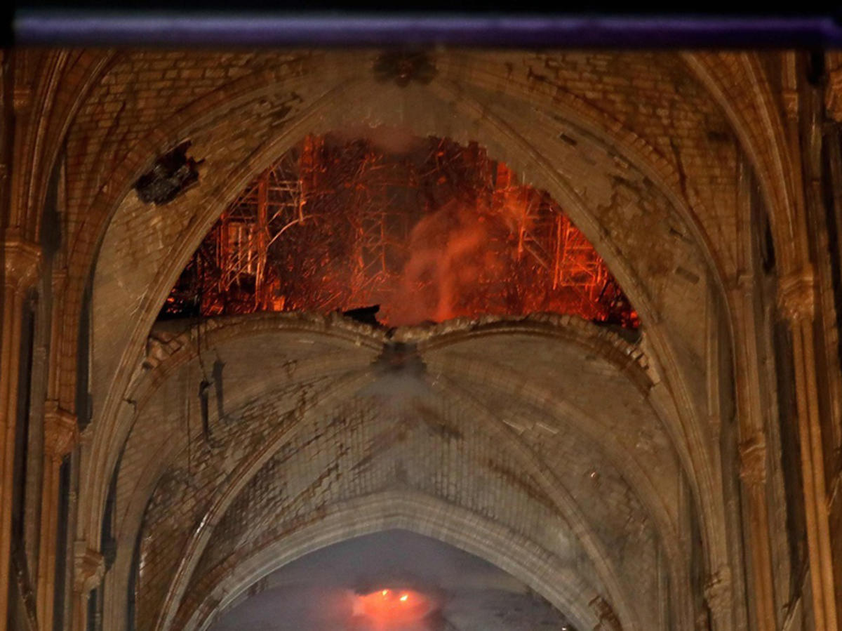 jak wygląda katedra Notre Dame po pożarze