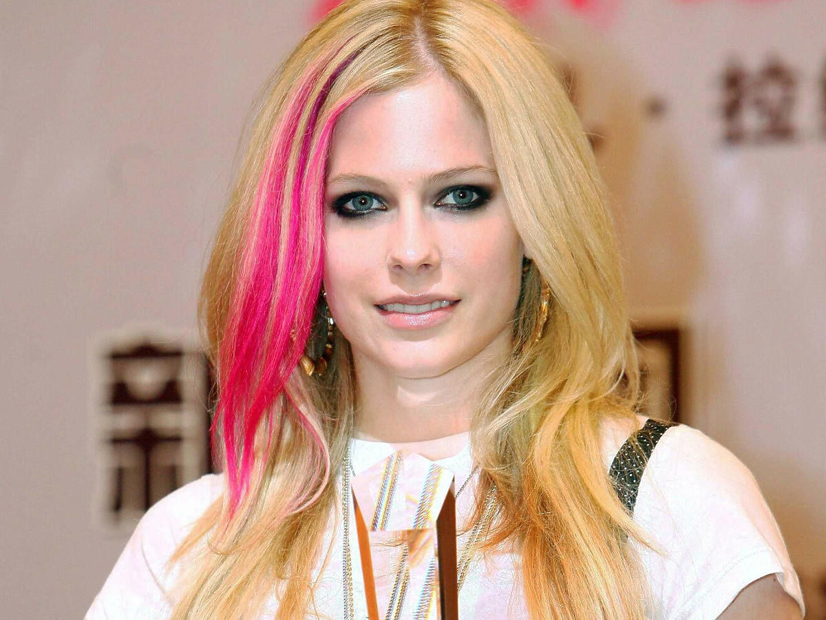 Jak zmieniła się Avril Lavigne?