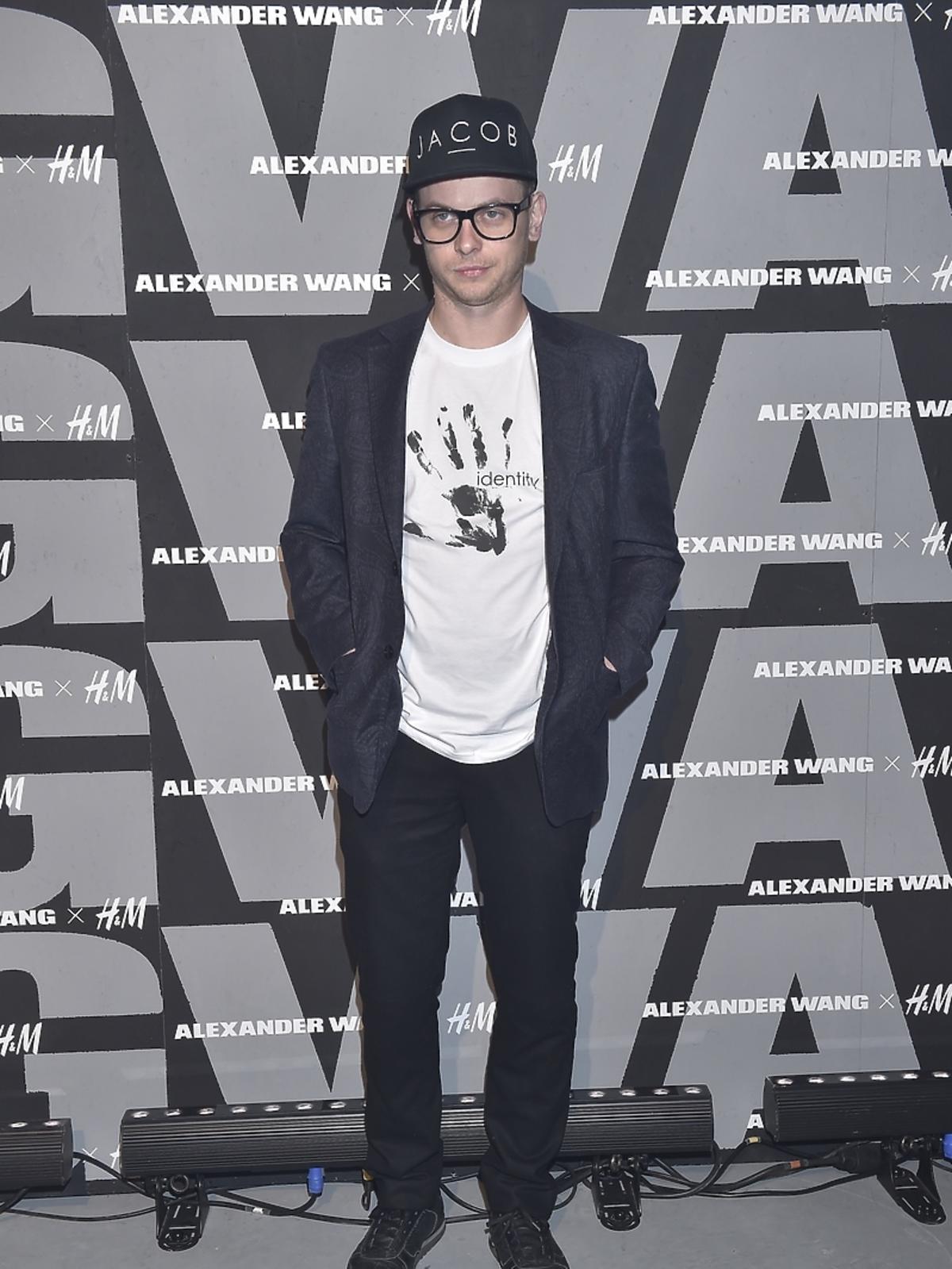 Jakub Bartnik na premierze kolekcji Alexander Wang dla H&M