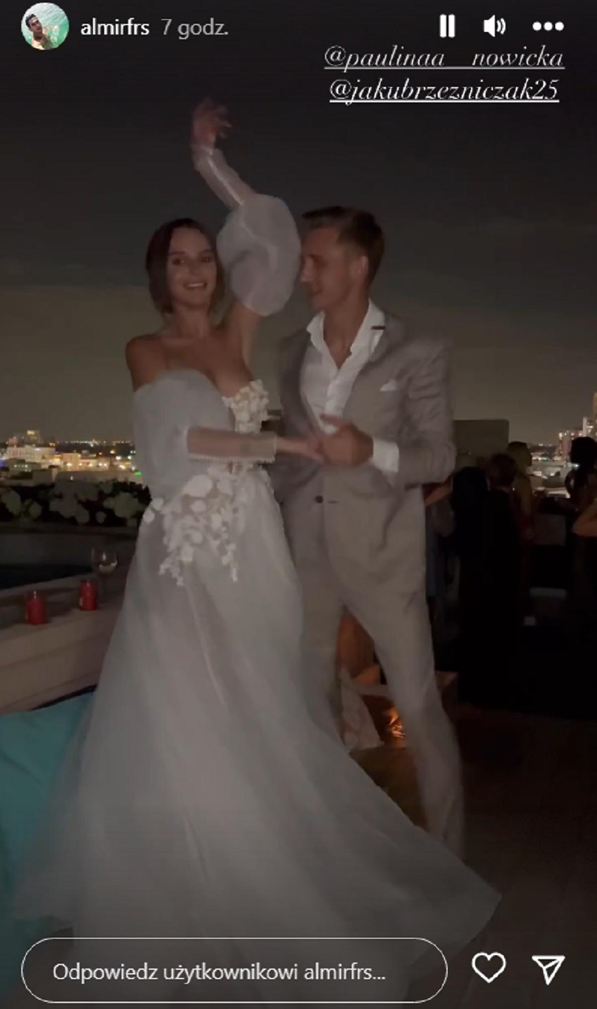Jakub Rzeźniczak i Paulina Nowicka tańczą na swoim weselu
