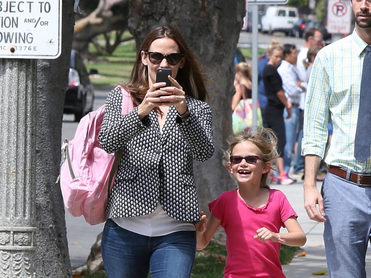 Jennifer Garner z córką robi zdjęcia paparazzim