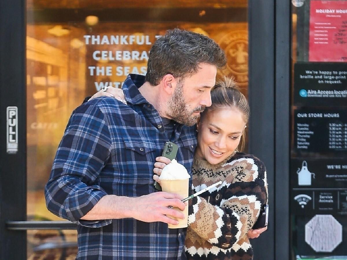 Jennifer Lopez i Ben Affleck na romantycznym spacerze