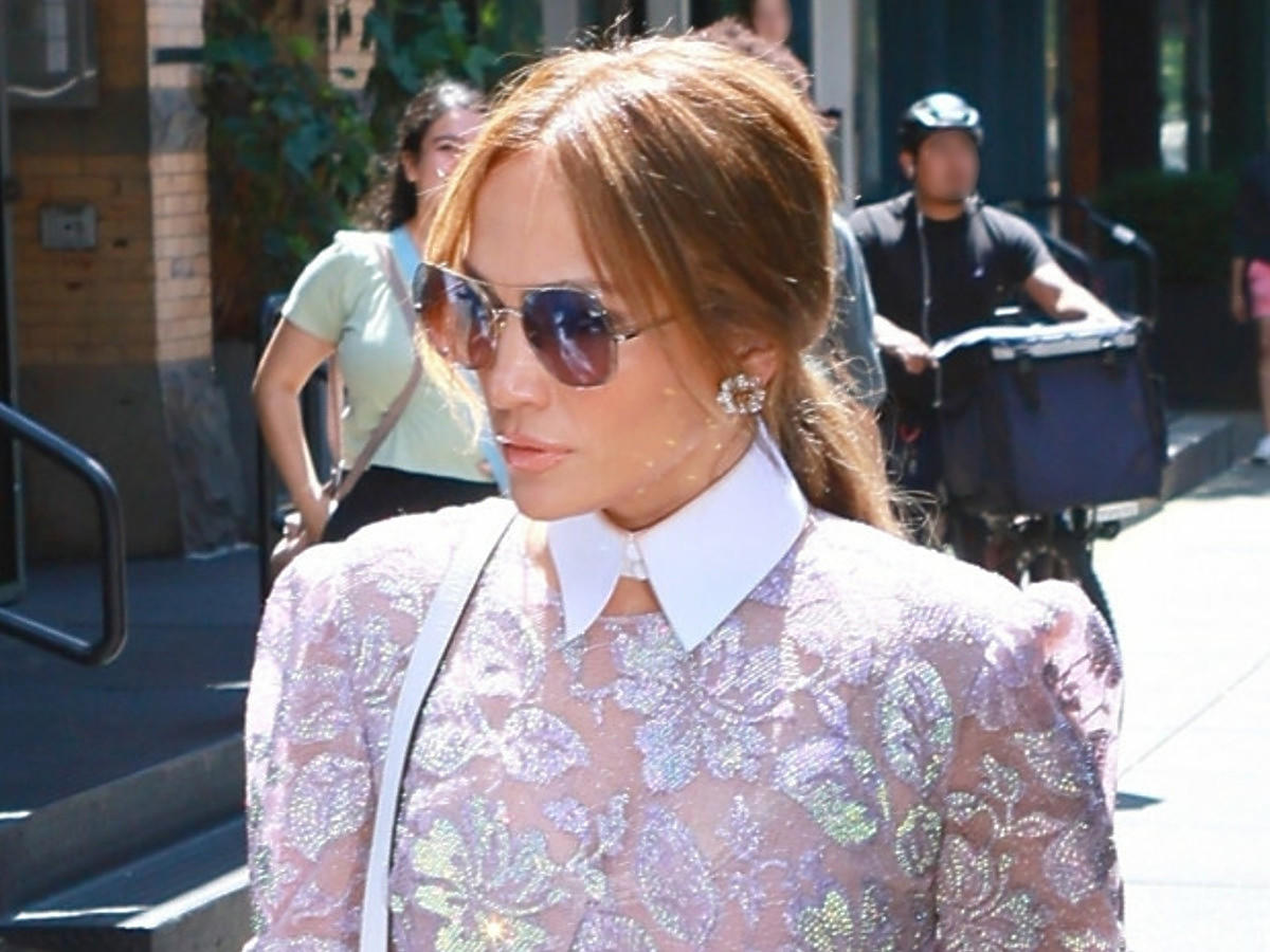 Jennifer Lopez w niebotycznie wysokich obcasach i obłędnej sukni Gucci. Nowe zdjęcia paparazzi