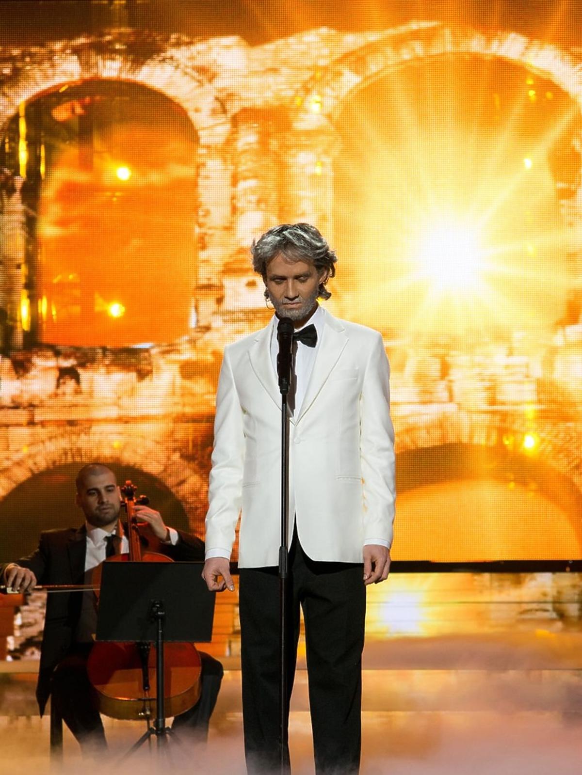 Jerzy Grzechnik jako Andrea Bocelli