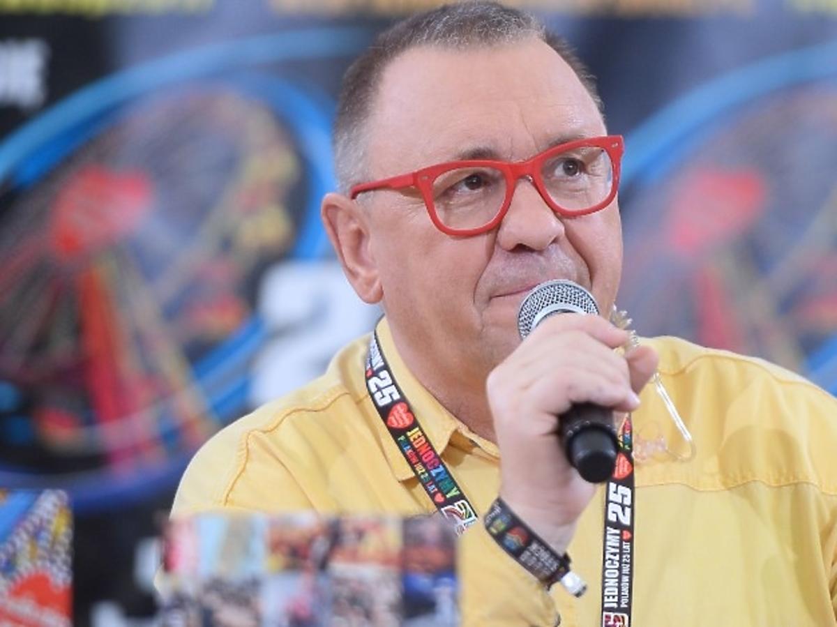Jerzy Owsiak z mikrofonem