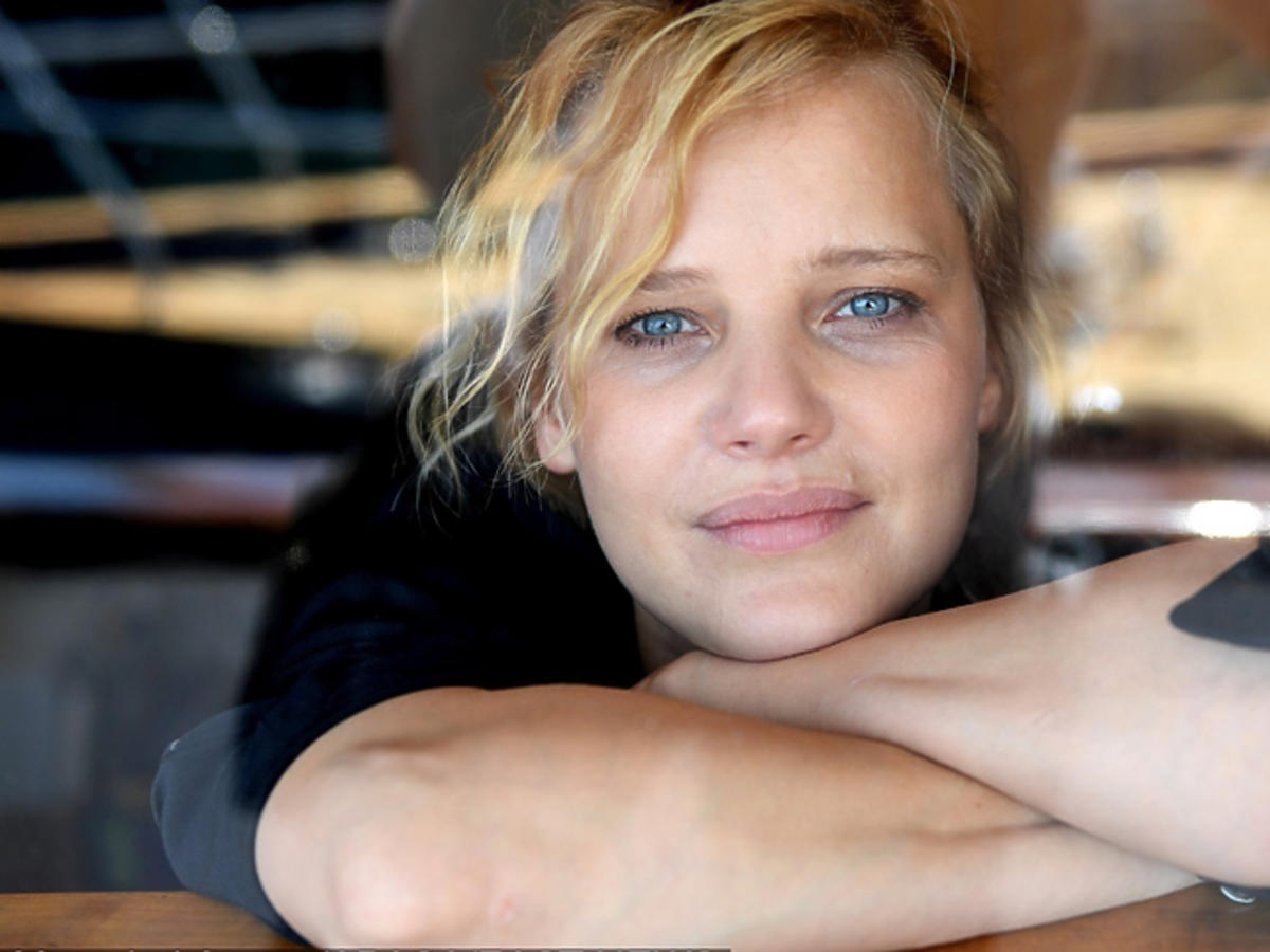 Joanna Kulig na okładce francuskiego ELLE
