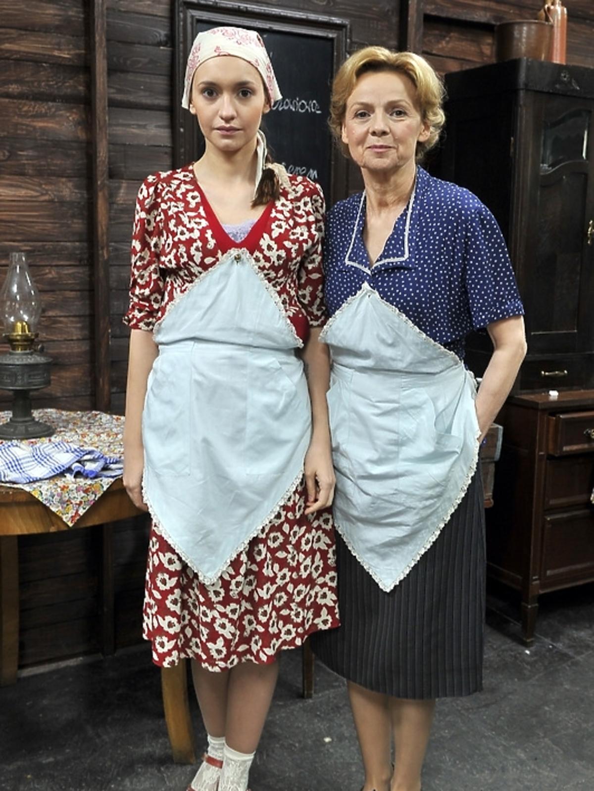 Joanna Osyda i Ewa Wencel na planie serialu 
