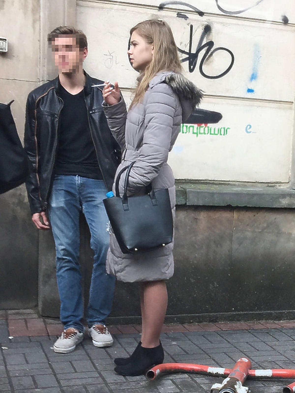 Julia Wróblewska przyłapana na paleniu papierosów