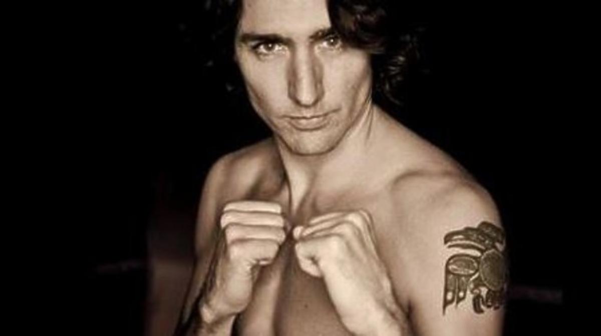 Justin Trudeau bez koszuli
