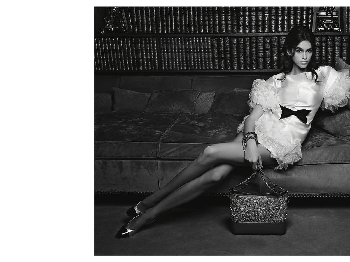 Kaia Gerber w nowej kampanii akcesoriów Chanel