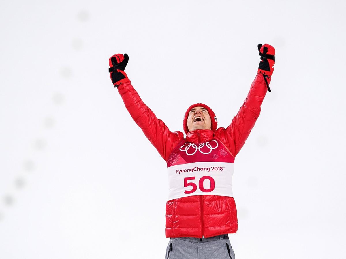 Kamil Stoch cieszy się z olimpijeskiego złota w Pjongczangu