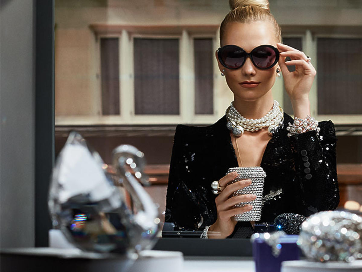 Karlie Kloss jako Audrey Hepburn dla Swarovskiego
