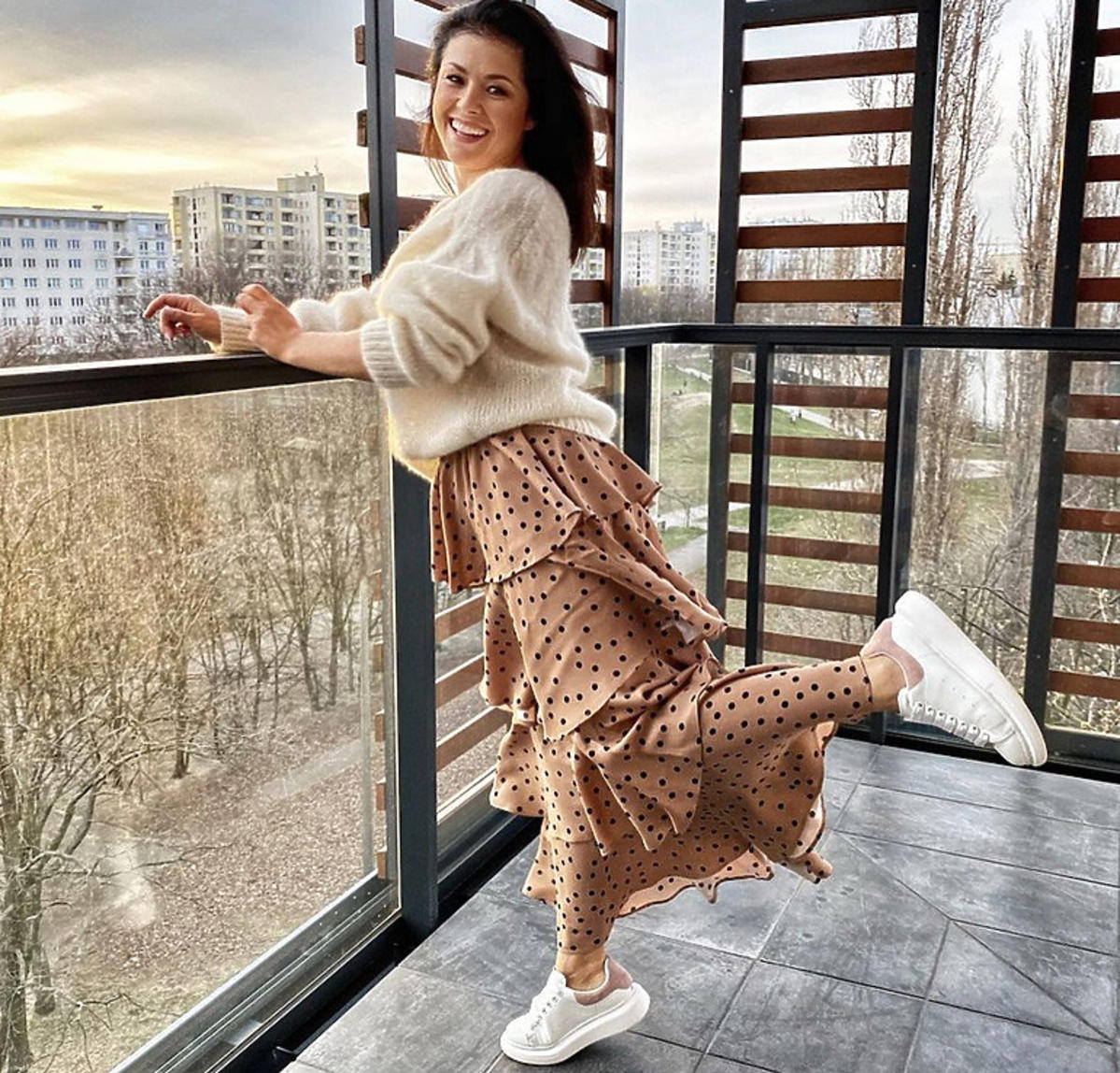 Katarzyna Cichopek na balkonie