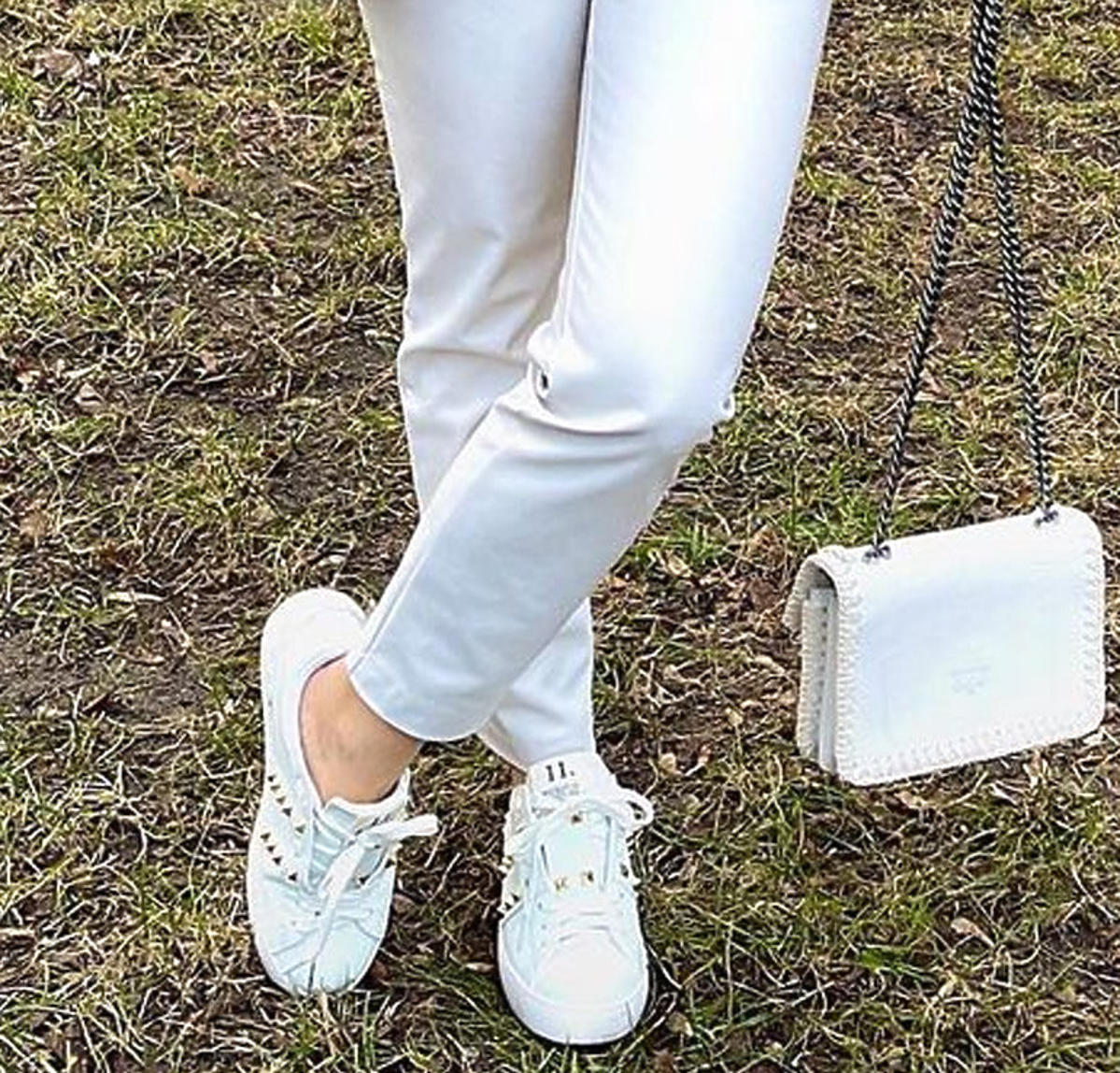 Katarzyna Cichopek w białych spodniach