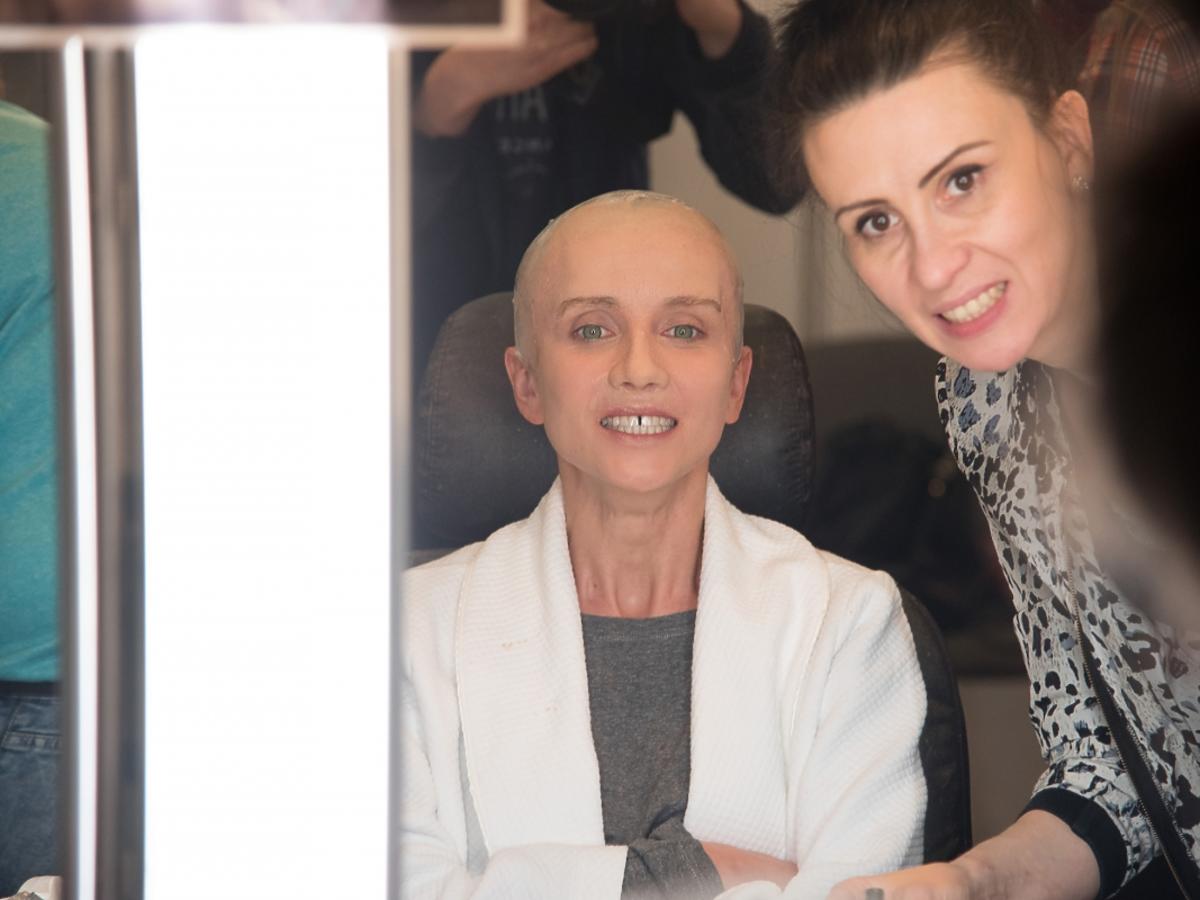 Katarzyna Zielińska w białym szlafroku