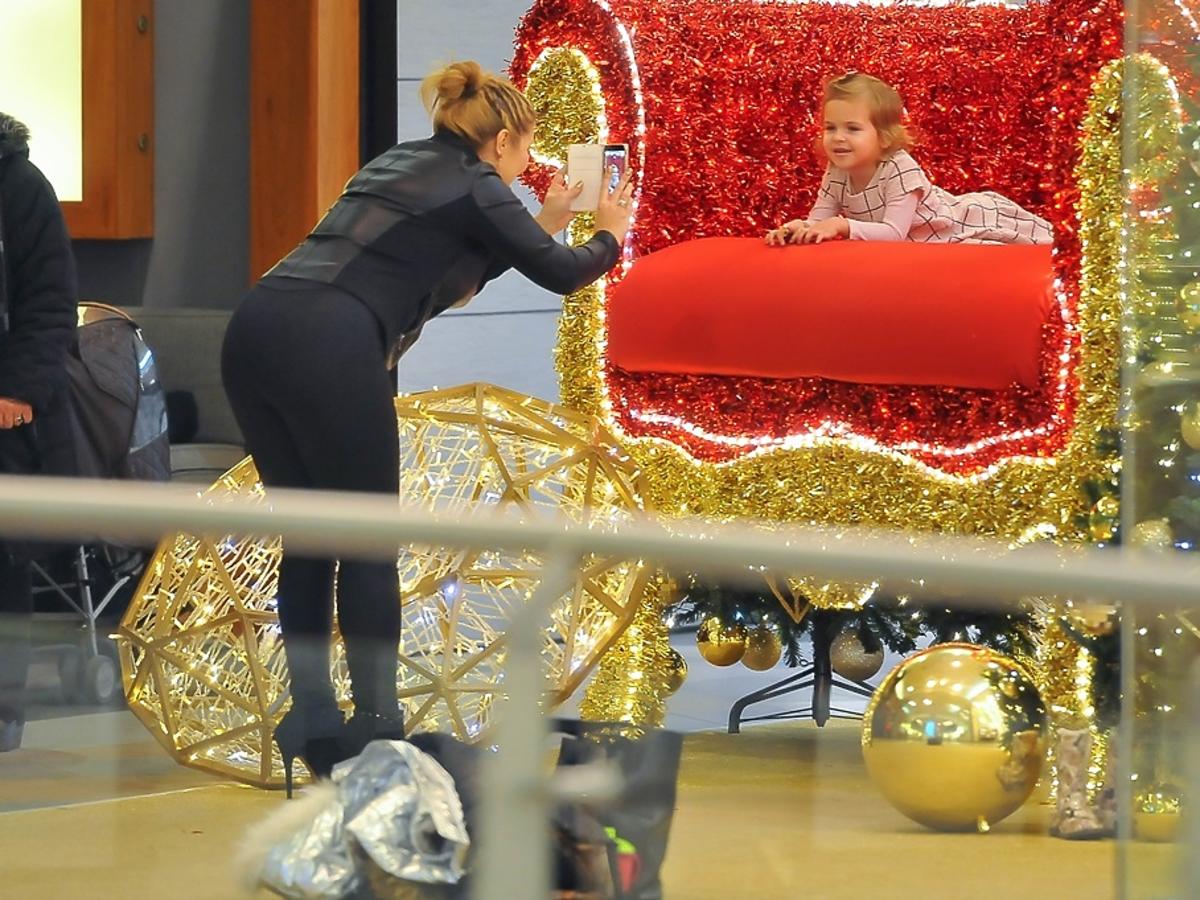 Katarzyna Skrzynecka ubrana na czarno