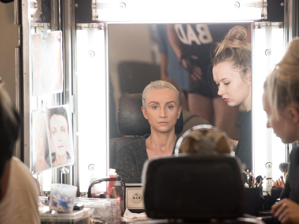 Katarzyna Zielińska przed lustrem