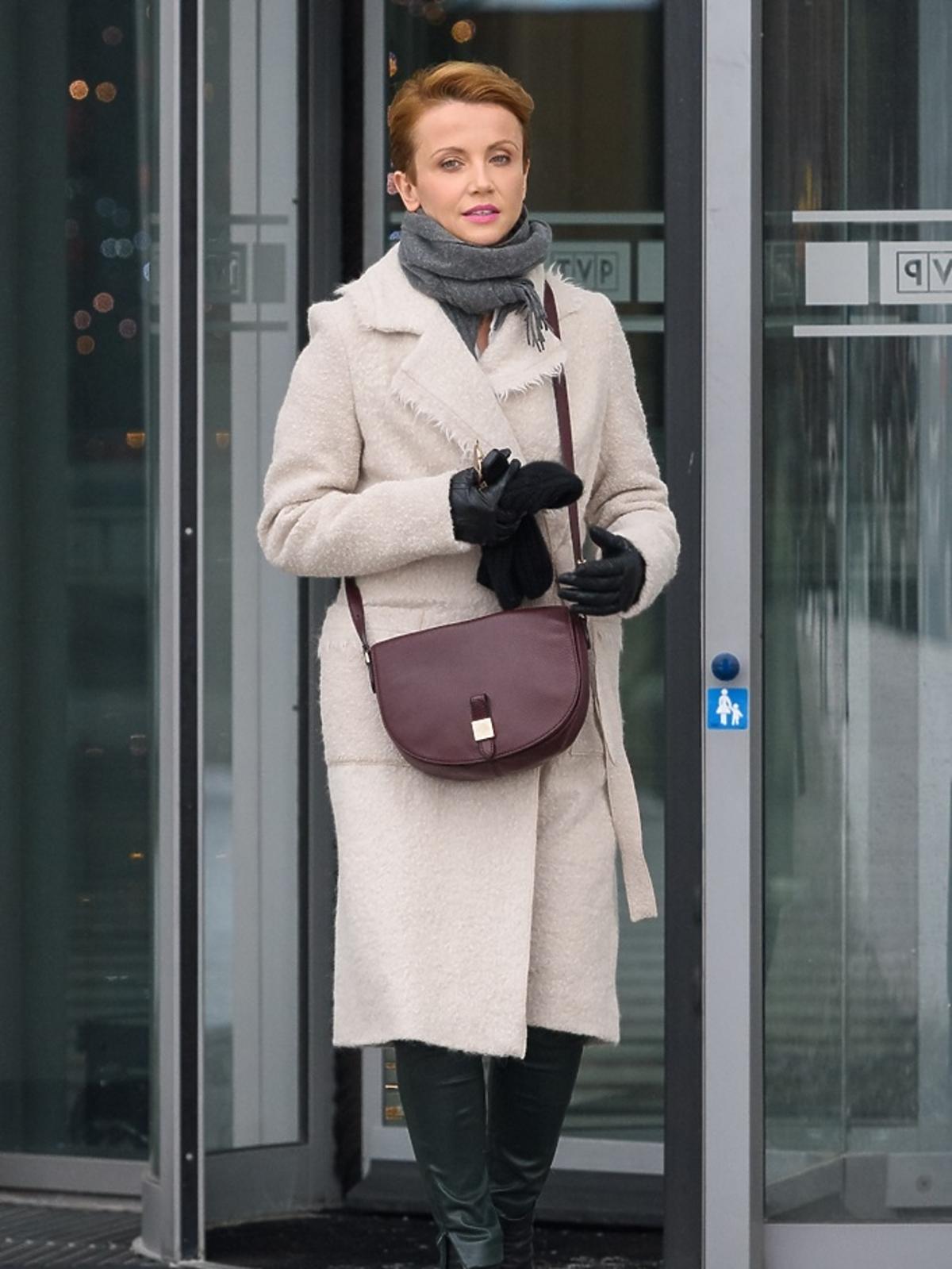 Katarzyna Zielińska w beżowym płaszczu