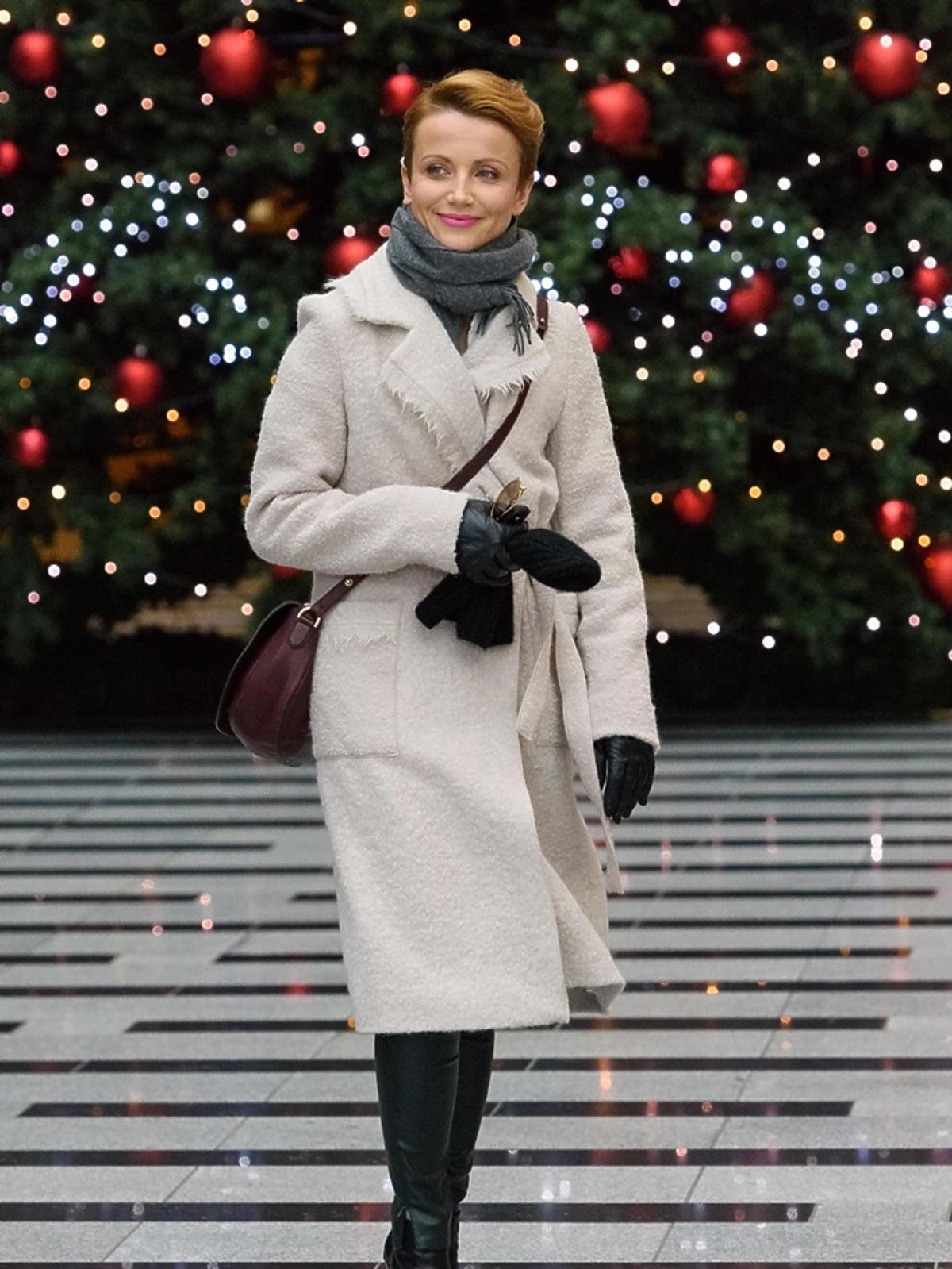 Katarzyna Zielińska w beżowym płaszczu