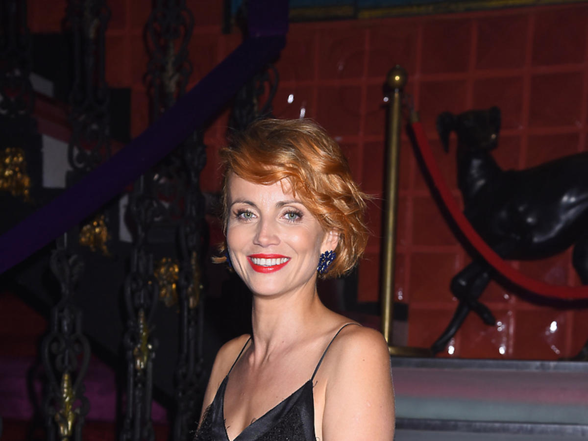 Katarzyna Zielińska z czerwoną torebką